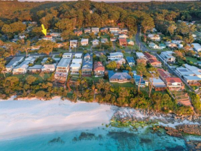 Sandals at the Bay Downstairs Hyams Beach